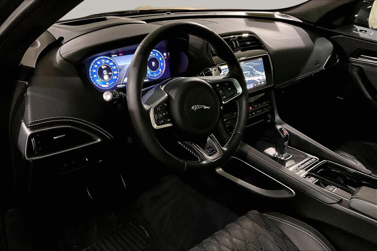 Used 2020 Jaguar F-PACE SVR AWD/4WD image 17