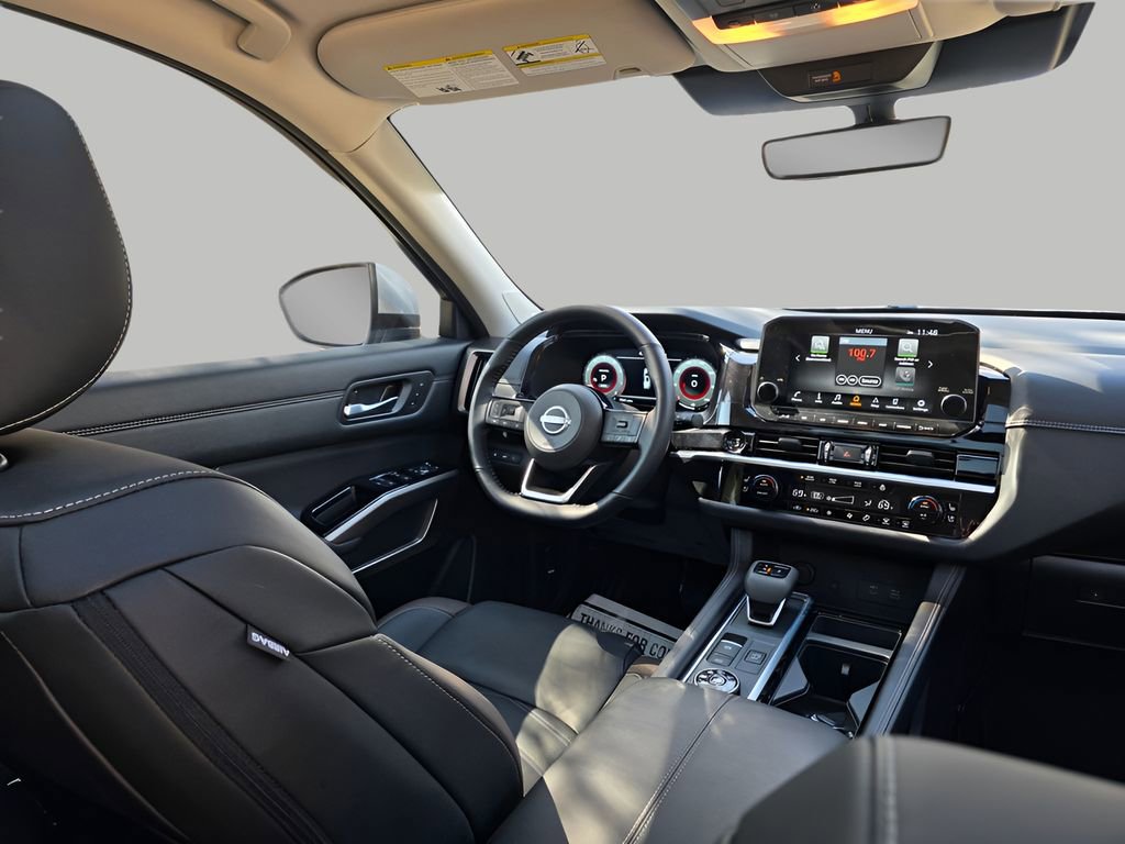 Used 2025 Nissan Pathfinder Platinum w/ Cargo Package image 12