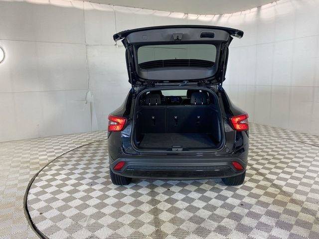 Used 2024 Chevrolet Trax RS w/ Driver Confidence Package FWD image 35