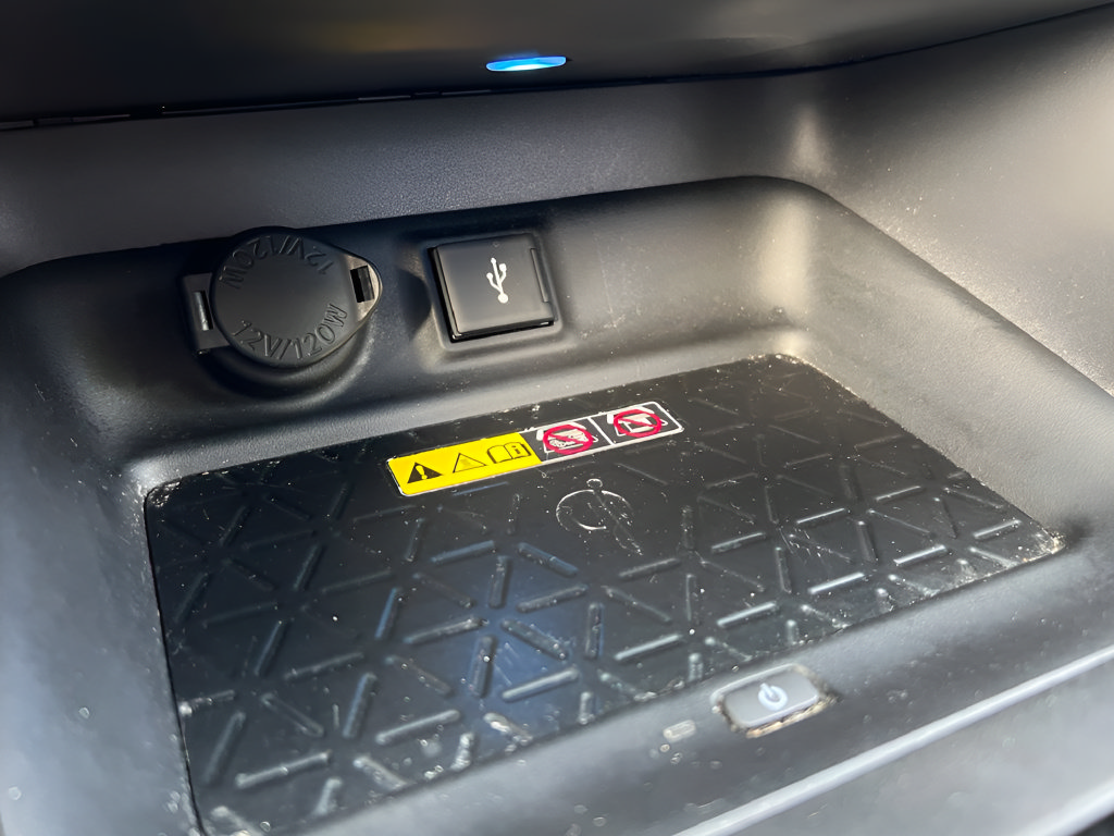 Used 2022 Toyota RAV4 XSE AWD/4WD image 38