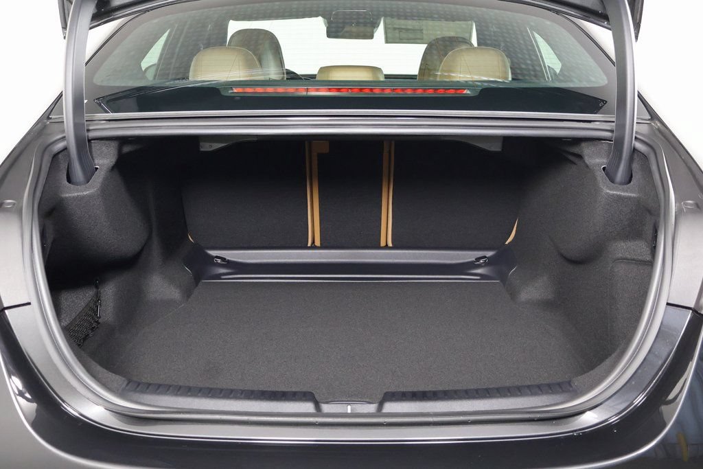 New 2026 Mercedes-Benz E 350 Sedan image 8