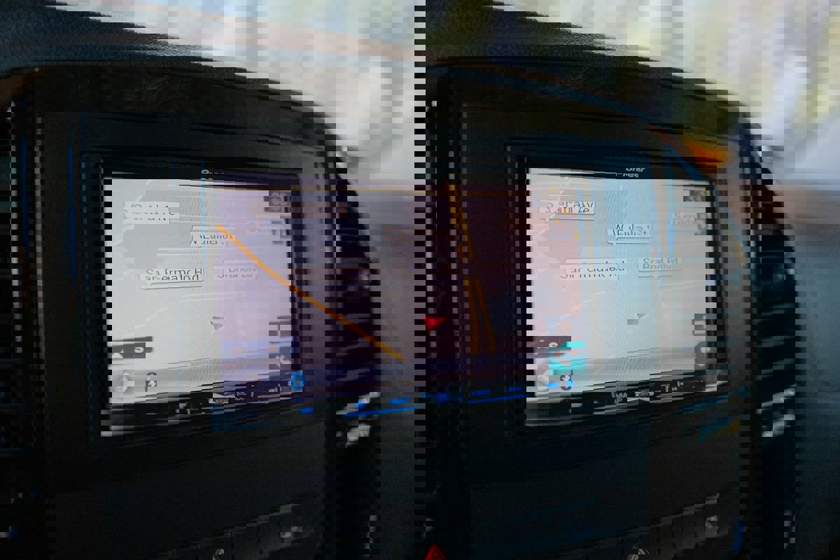 Used 2018 Mercedes-Benz Metris Passenger image 18