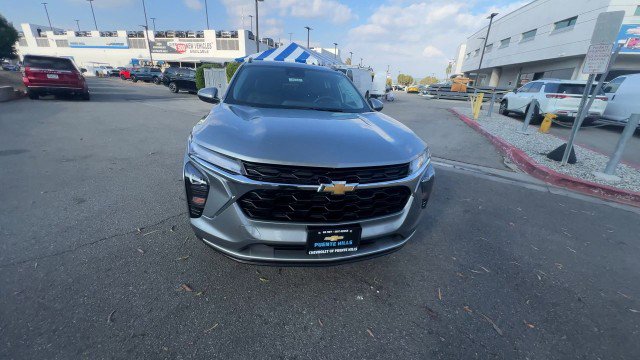 Used 2024 Chevrolet Trax LT image 3