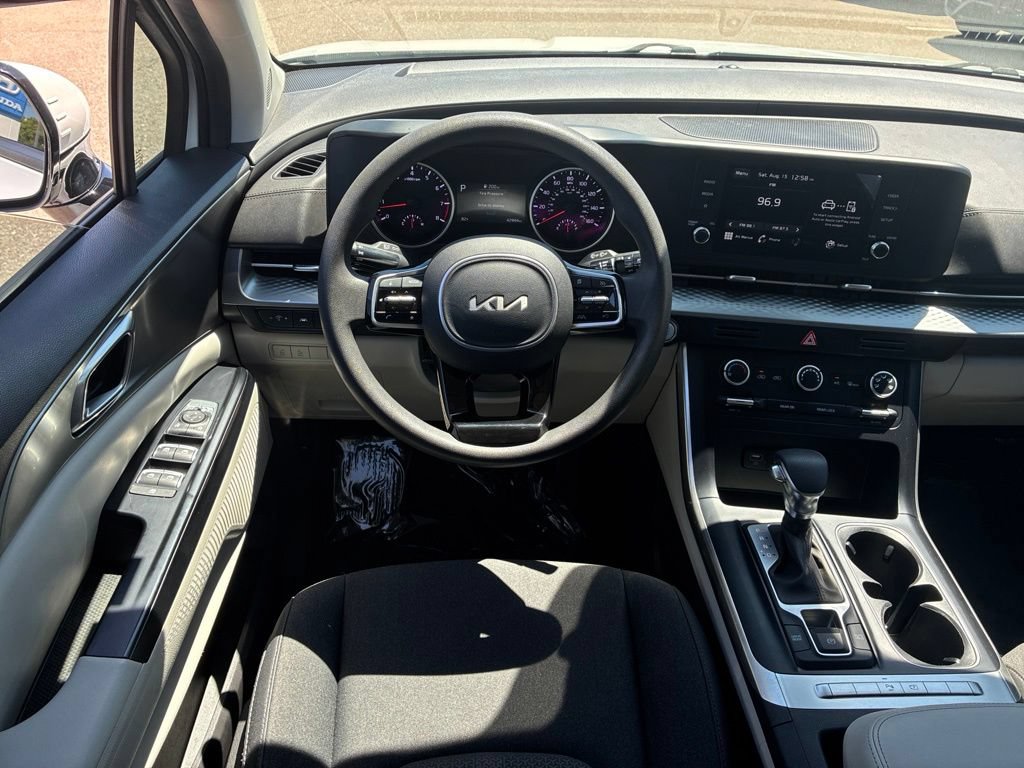 Used 2022 Kia Carnival LX FWD image 15