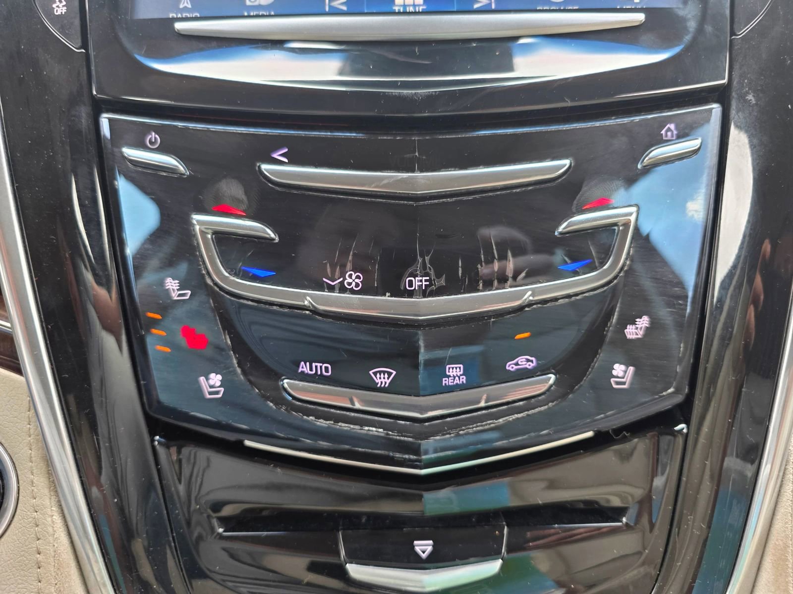 Used 2017 Cadillac Escalade Luxury AWD/4WD image 19