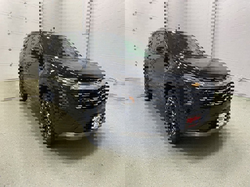 New 2026 Chevrolet Equinox LT w/ Convenience Package II image 2