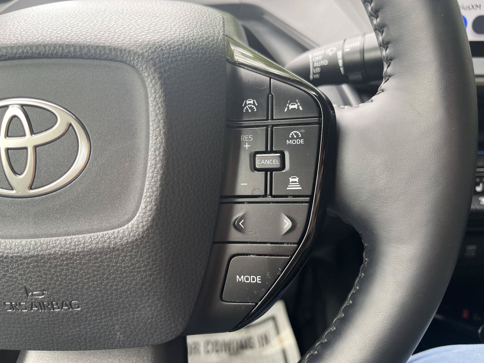 Used 2025 Toyota Prius XLE AWD/4WD image 39