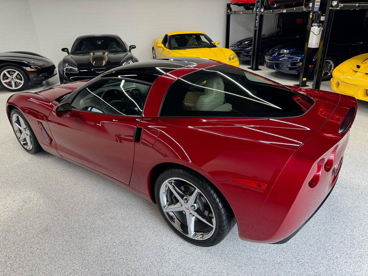 Used 2012 Chevrolet Corvette Coupe w/ 2LT Preferred Equipment Group RWD image 11