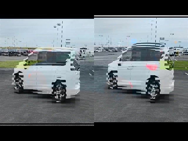 Used 2021 Chrysler Voyager Lxi image 6