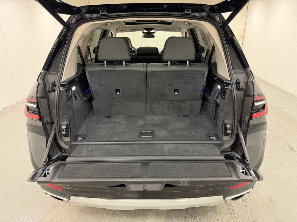 Used 2024 BMW X7 xDrive40i image 5