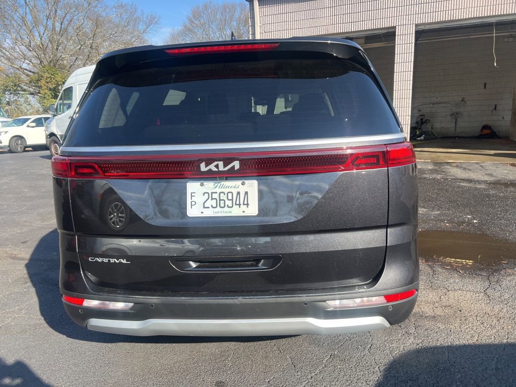 Used 2024 Kia Carnival LX image 8