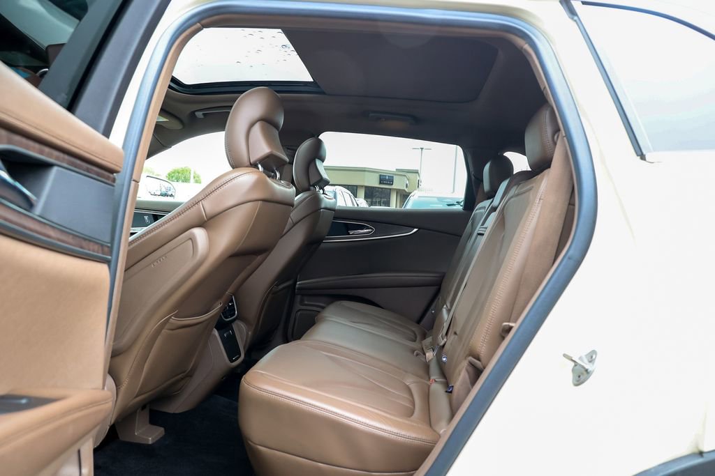 Used 2016 Lincoln MKX Reserve w/ Climate Package image 30