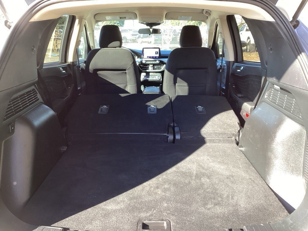 Used 2020 Ford Escape SE image 11