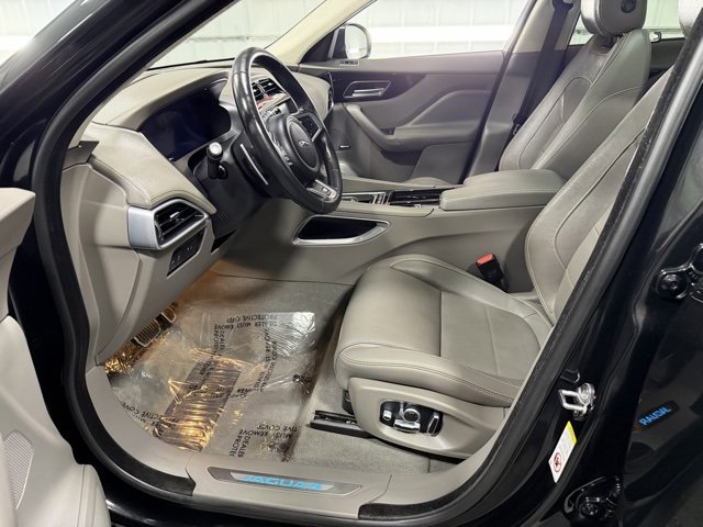 Used 2020 Jaguar F-PACE R-Sport image 12