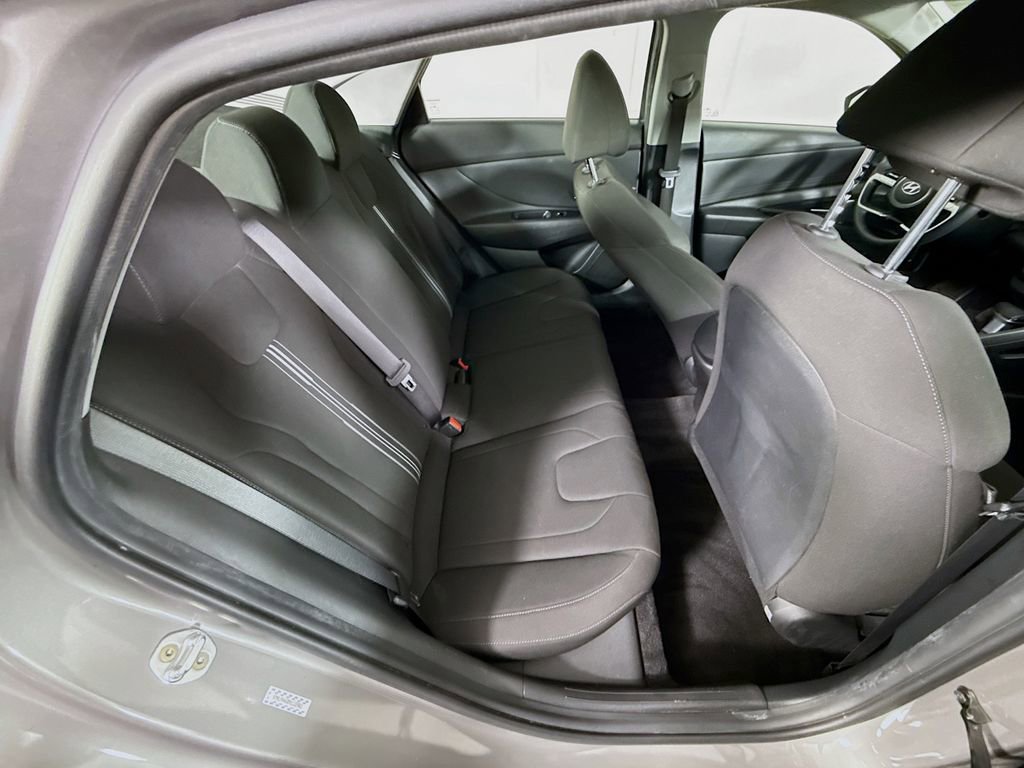 Used 2021 Hyundai Elantra SEL image 27