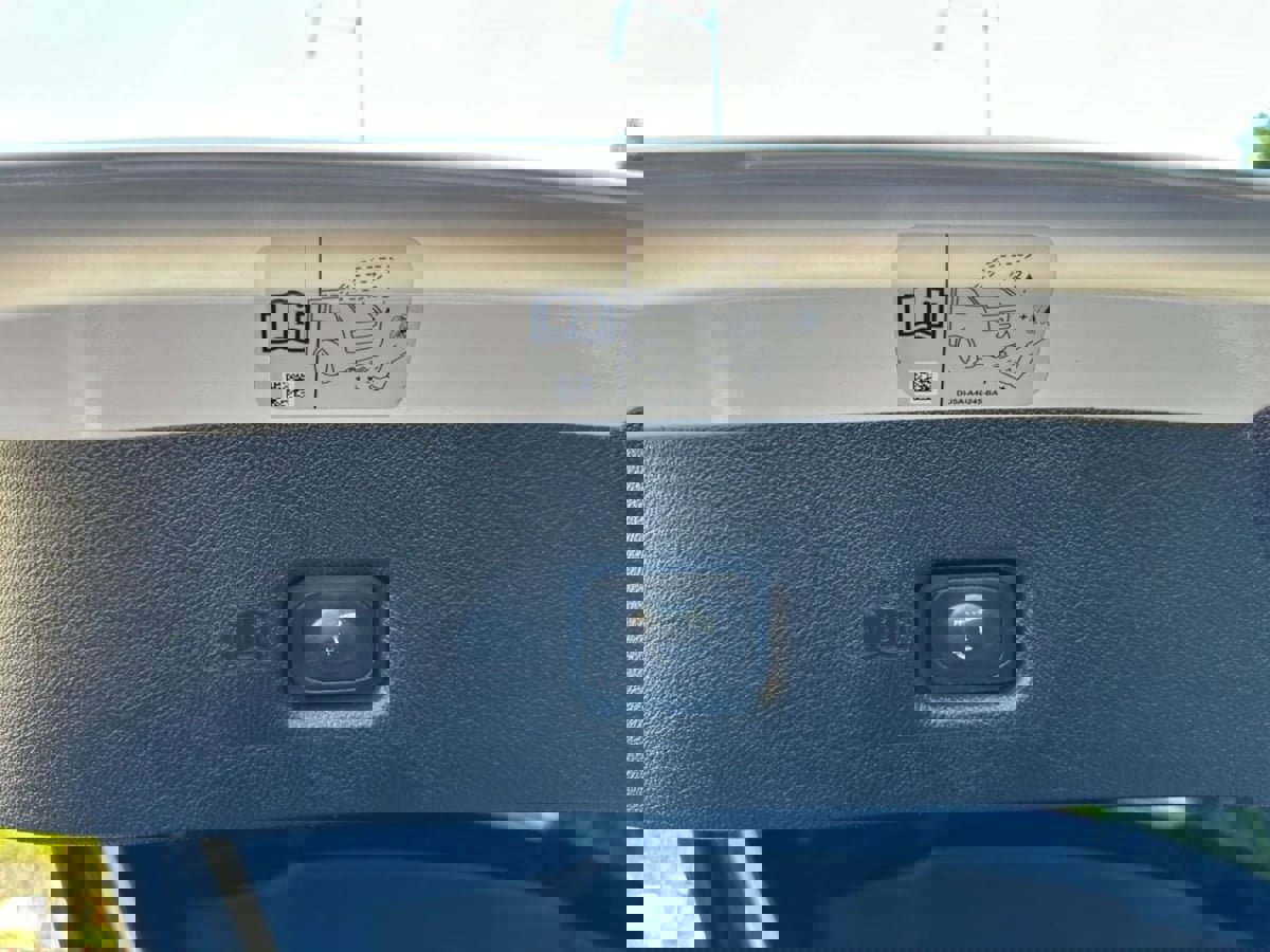 Used 2017 Lincoln MKX Select w/ Select Plus Package image 26