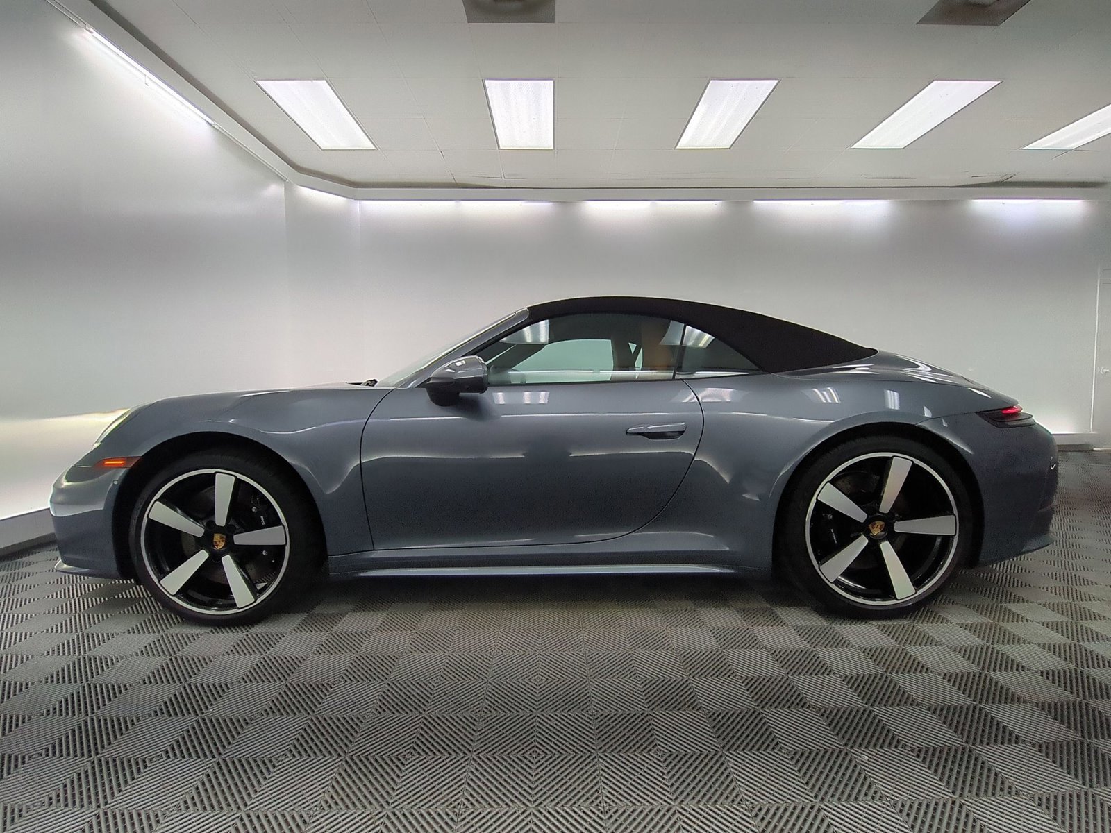 Used 2026 Porsche 911 Carrera S RWD image 2