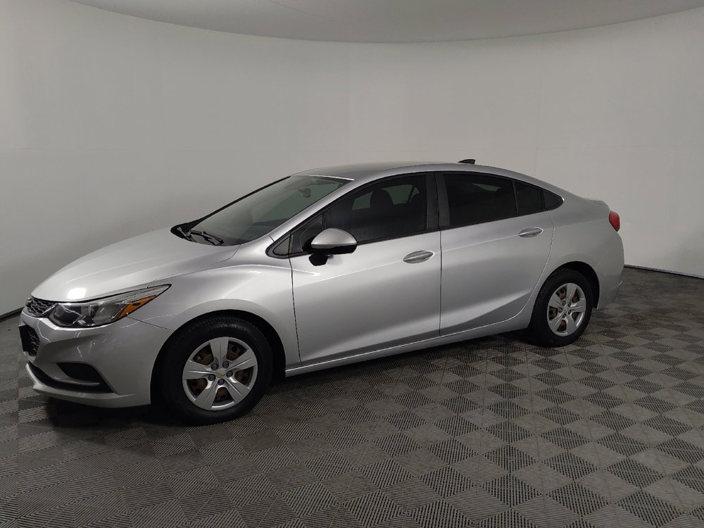 Used 2018 Chevrolet Cruze LS FWD image 2