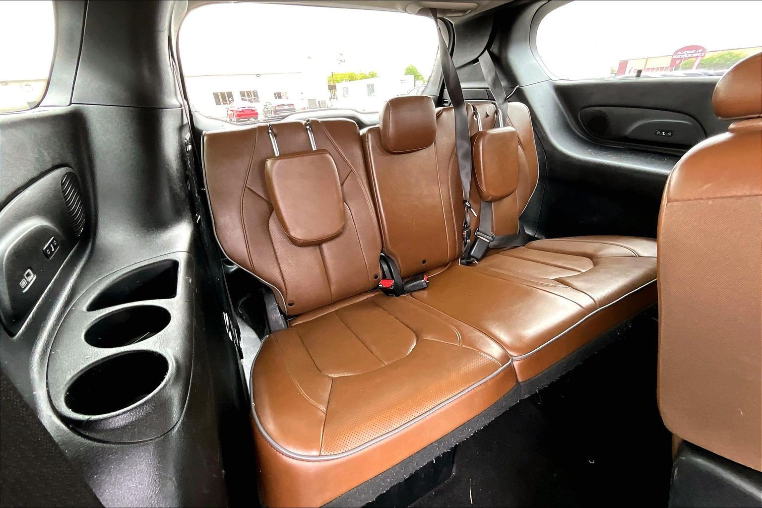 Used 2019 Chrysler Pacifica Limited w/ Advanced Safetytec Group FWD image 27