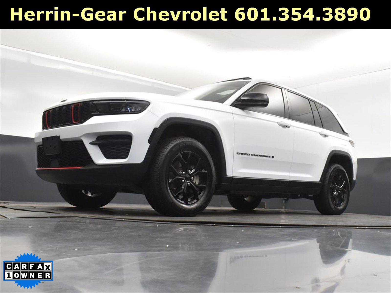 Used 2025 Jeep Grand Cherokee Altitude image 38