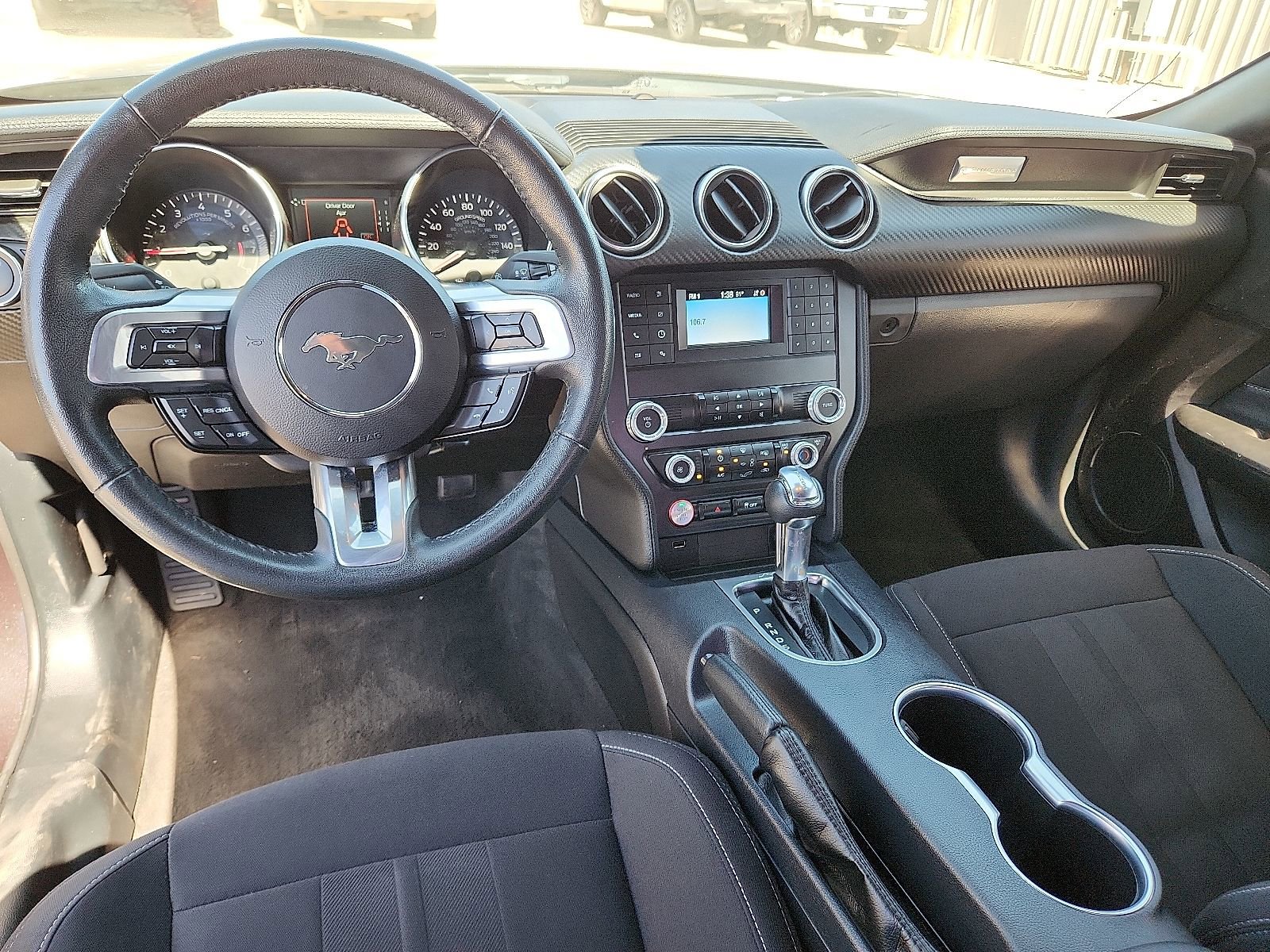 Used 2022 Ford Mustang EcoBoost image 9