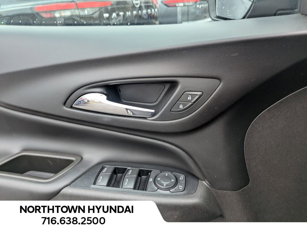 Used 2018 Chevrolet Equinox LT image 27