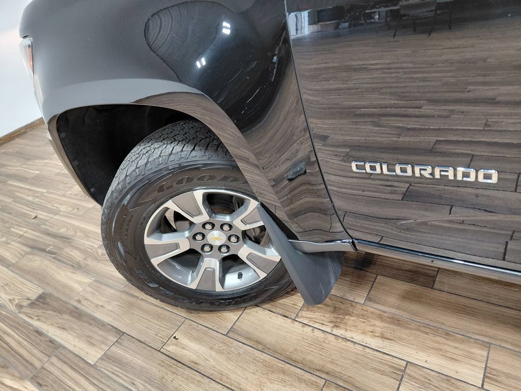Used 2019 Chevrolet Colorado Z71 AWD/4WD image 12