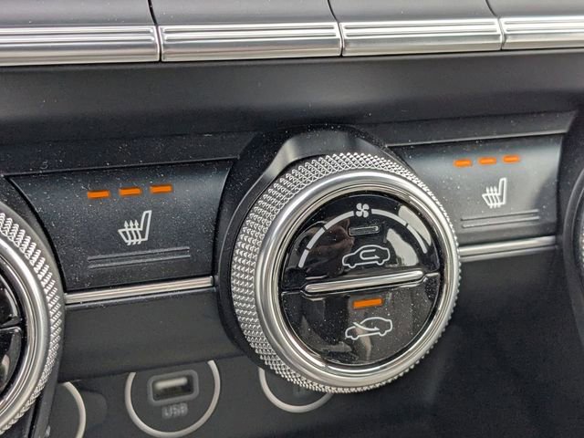 Used 2022 Genesis G70 2.0T image 6