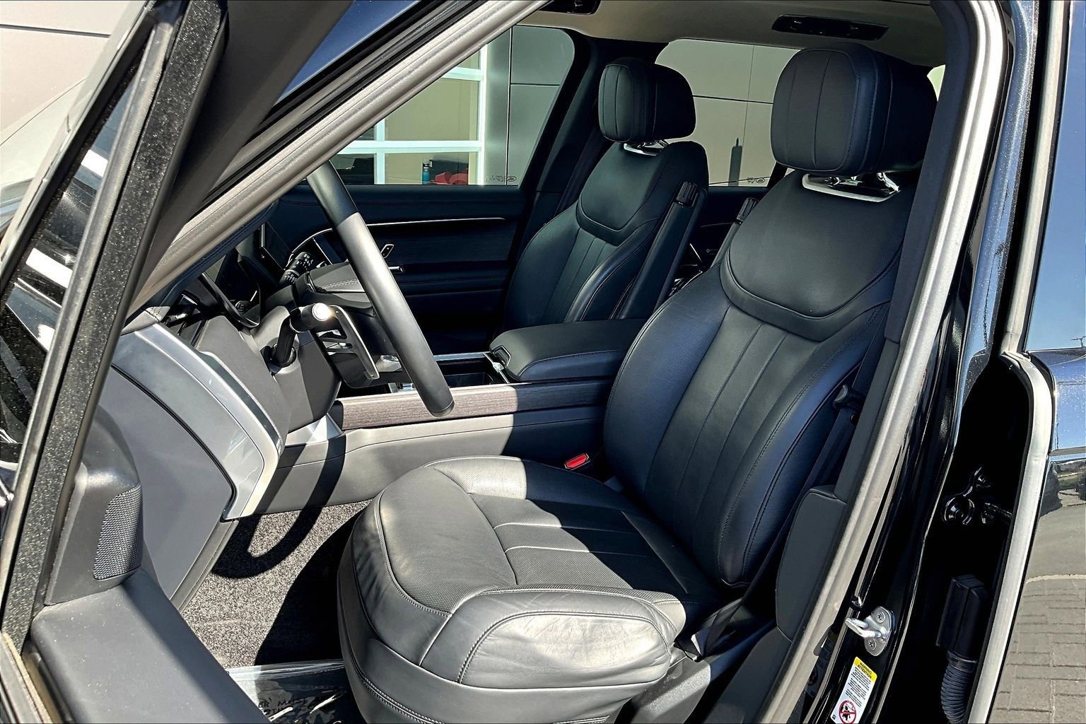 Certified 2023 Land Rover Range Rover SE AWD/4WD image 24