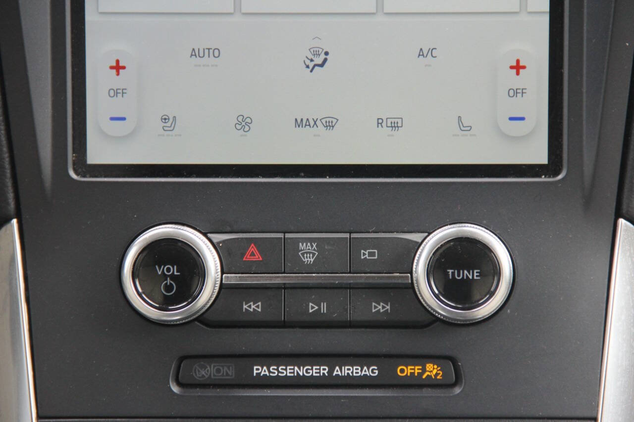 Certified 2022 Ford Edge Titanium image 17