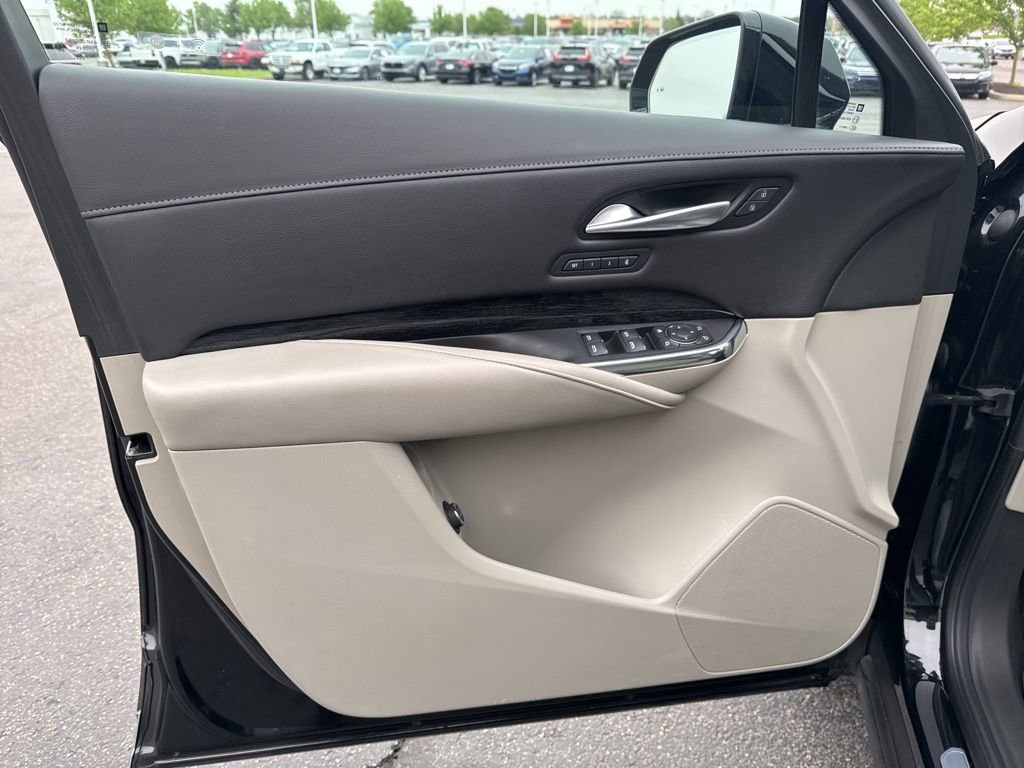 Used 2023 Cadillac XT4 Premium Luxury w/ Cold Weather Package FWD image 33