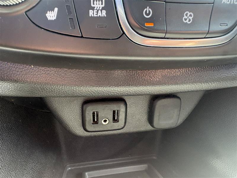 Used 2023 Chevrolet Traverse LT AWD/4WD image 16