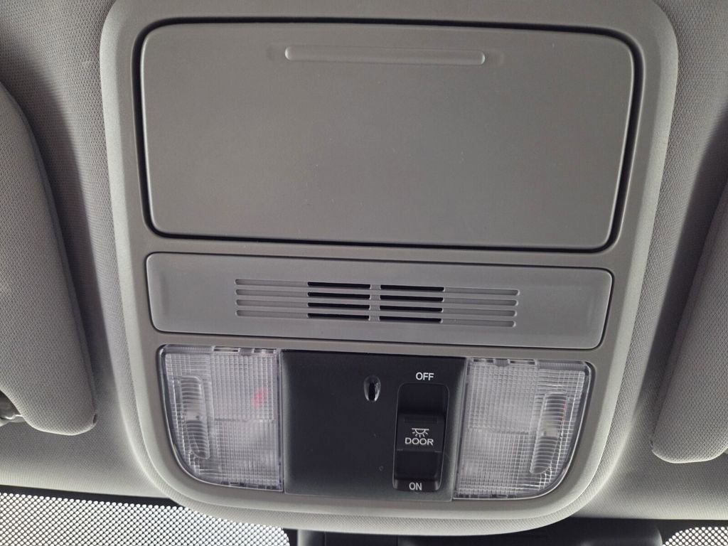 Used 2019 Honda Odyssey EX image 16