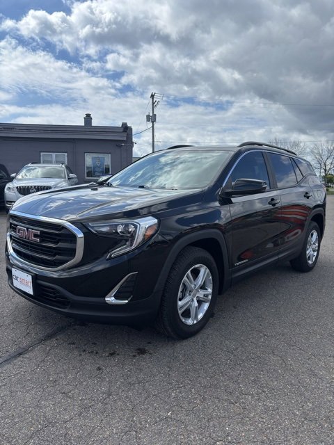Used 2021 GMC Terrain SLE w/ Driver Convenience Package image 3