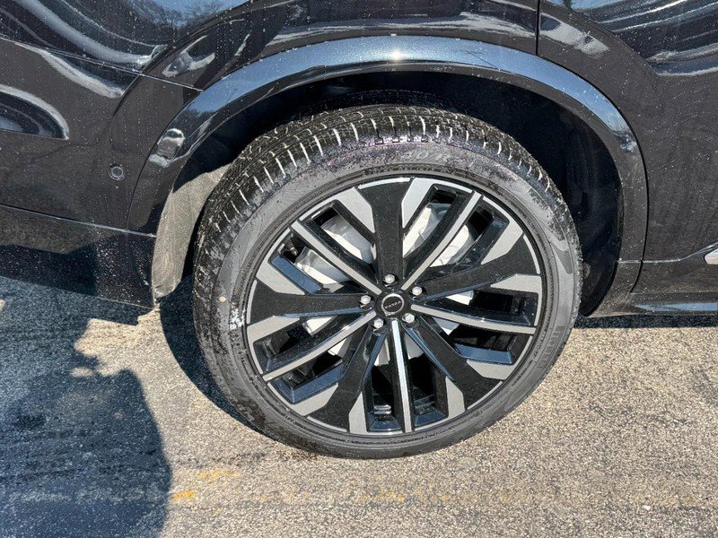 New 2026 Volvo XC90 T8 Plus w/ Protection Package Premier AWD/4WD image 4