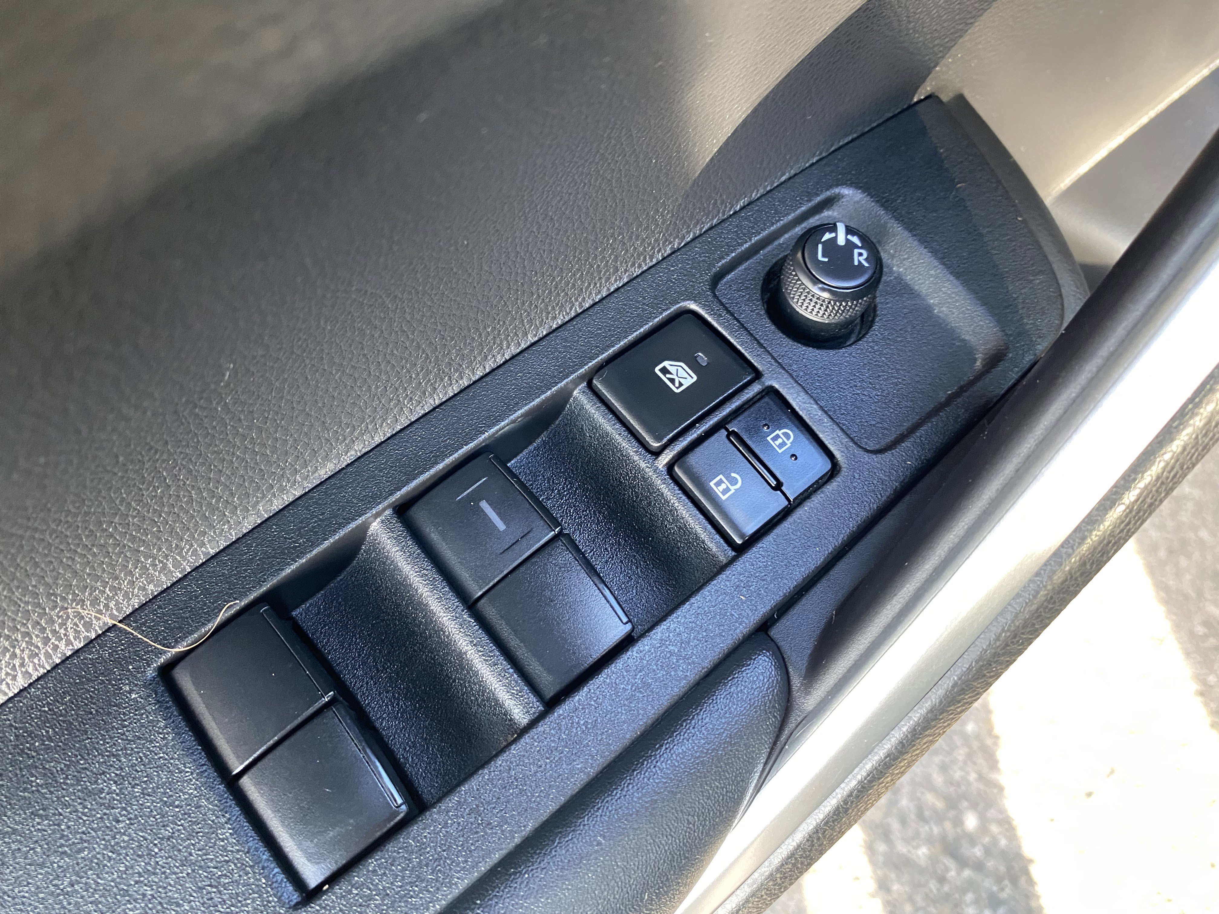 Used 2022 Toyota Corolla Cross XLE image 18