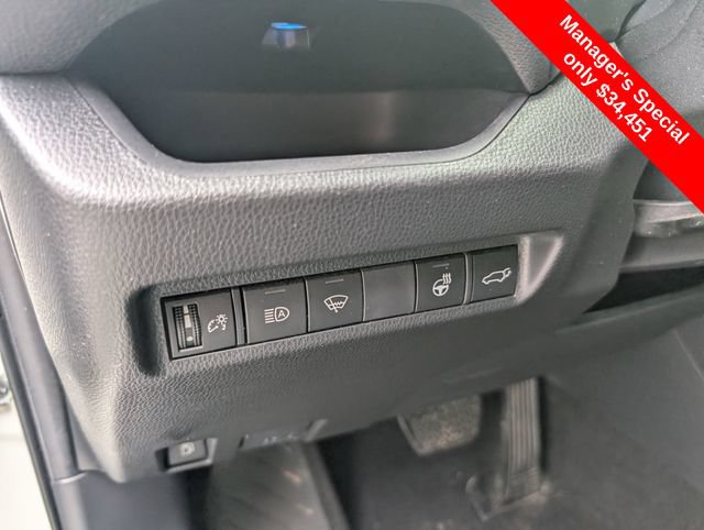 Used 2022 Toyota RAV4 XSE w/ XSE Grade Weather Package AWD/4WD image 17