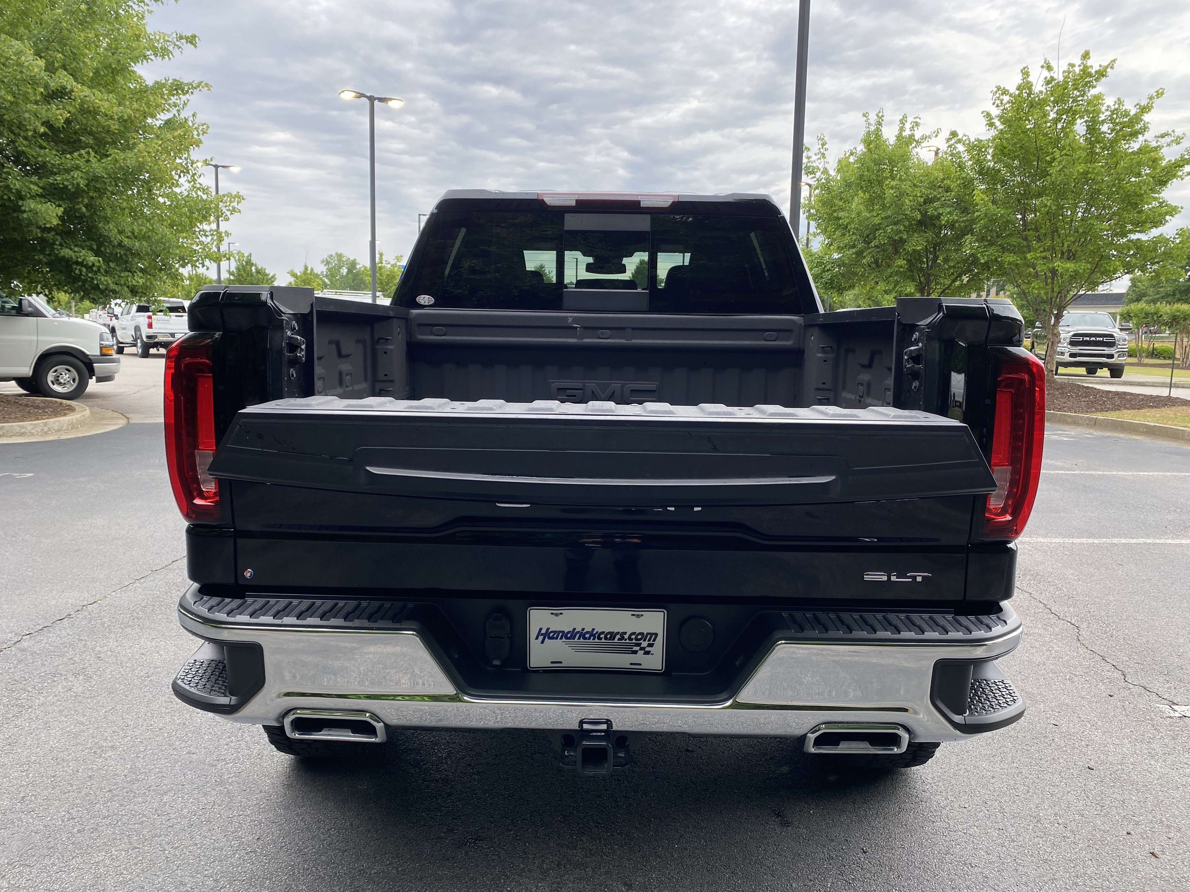 Used 2024 GMC Sierra 1500 SLT AWD/4WD image 11