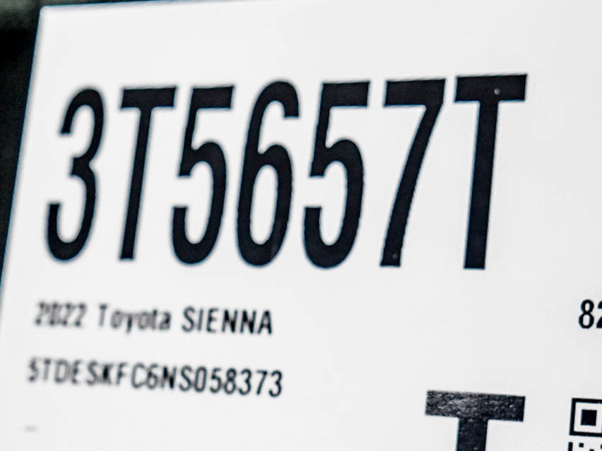 Used 2022 Toyota Sienna Platinum AWD/4WD image 35