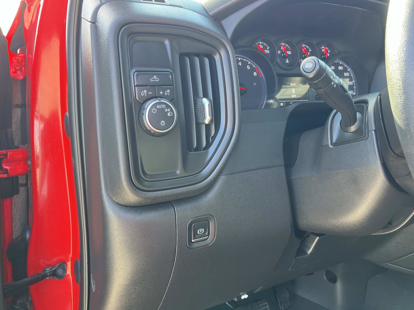 Used 2023 Chevrolet Silverado 1500 Custom image 29