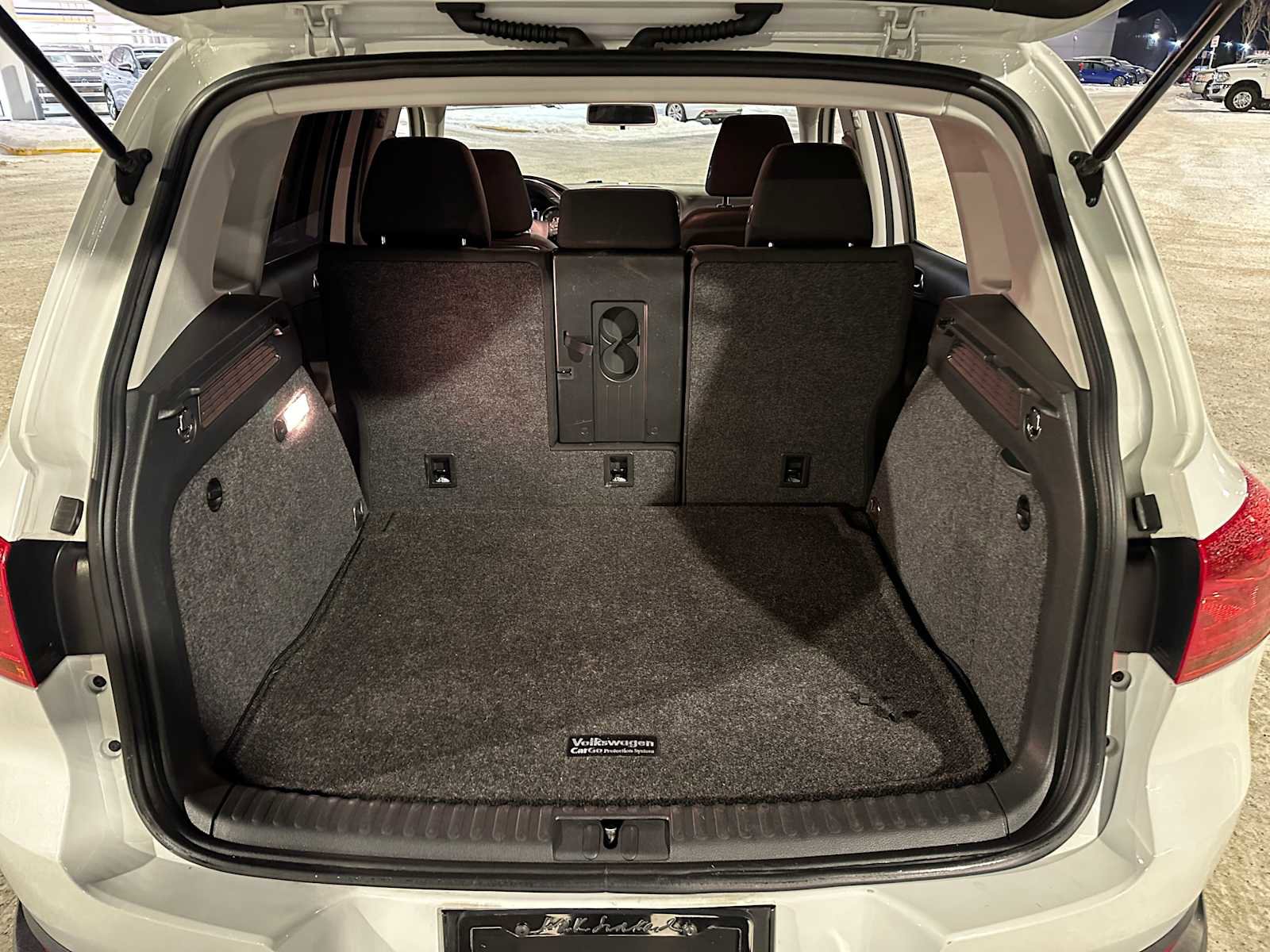 Used 2017 Volkswagen Tiguan S image 14