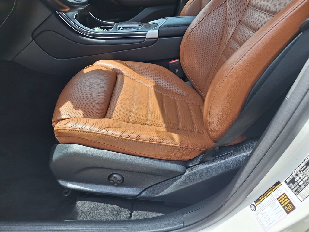 Used 2023 Mercedes-Benz GLC 300 4MATIC Coupe image 29