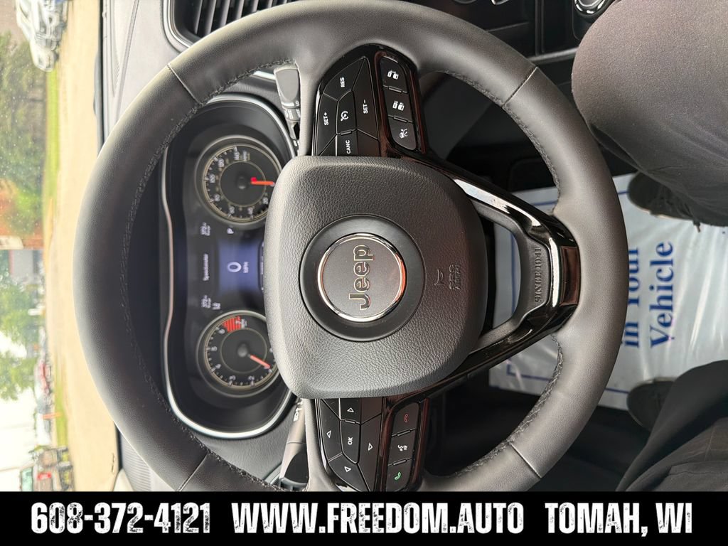 Used 2023 Jeep Cherokee Altitude Lux AWD/4WD image 14