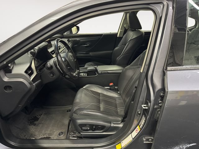 Used 2019 Lexus ES 300h w/ Accessory Package FWD image 7