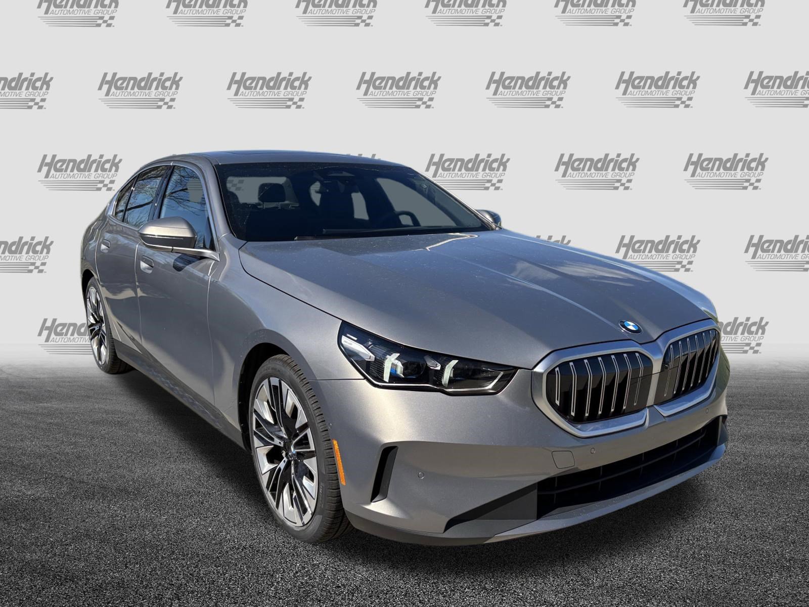 Certified 2025 BMW 530i image 2