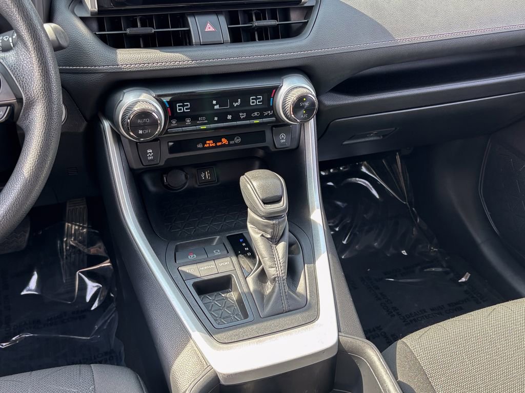 Used 2024 Toyota RAV4 XLE image 22