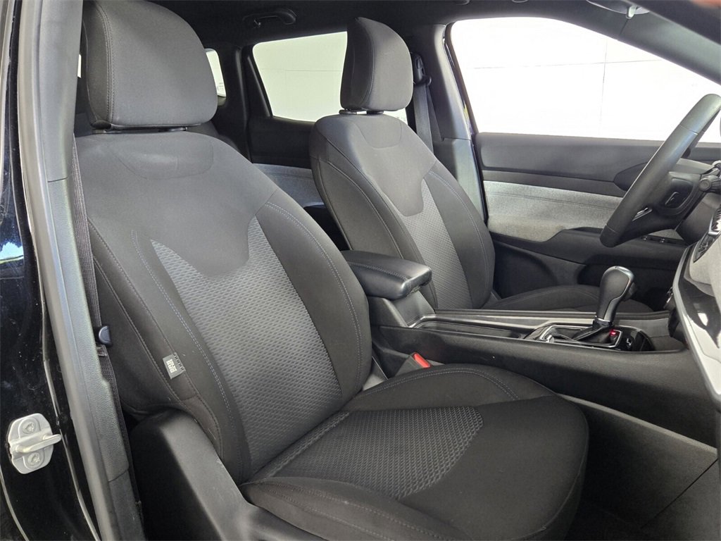 Used 2024 Jeep Compass Sport image 16