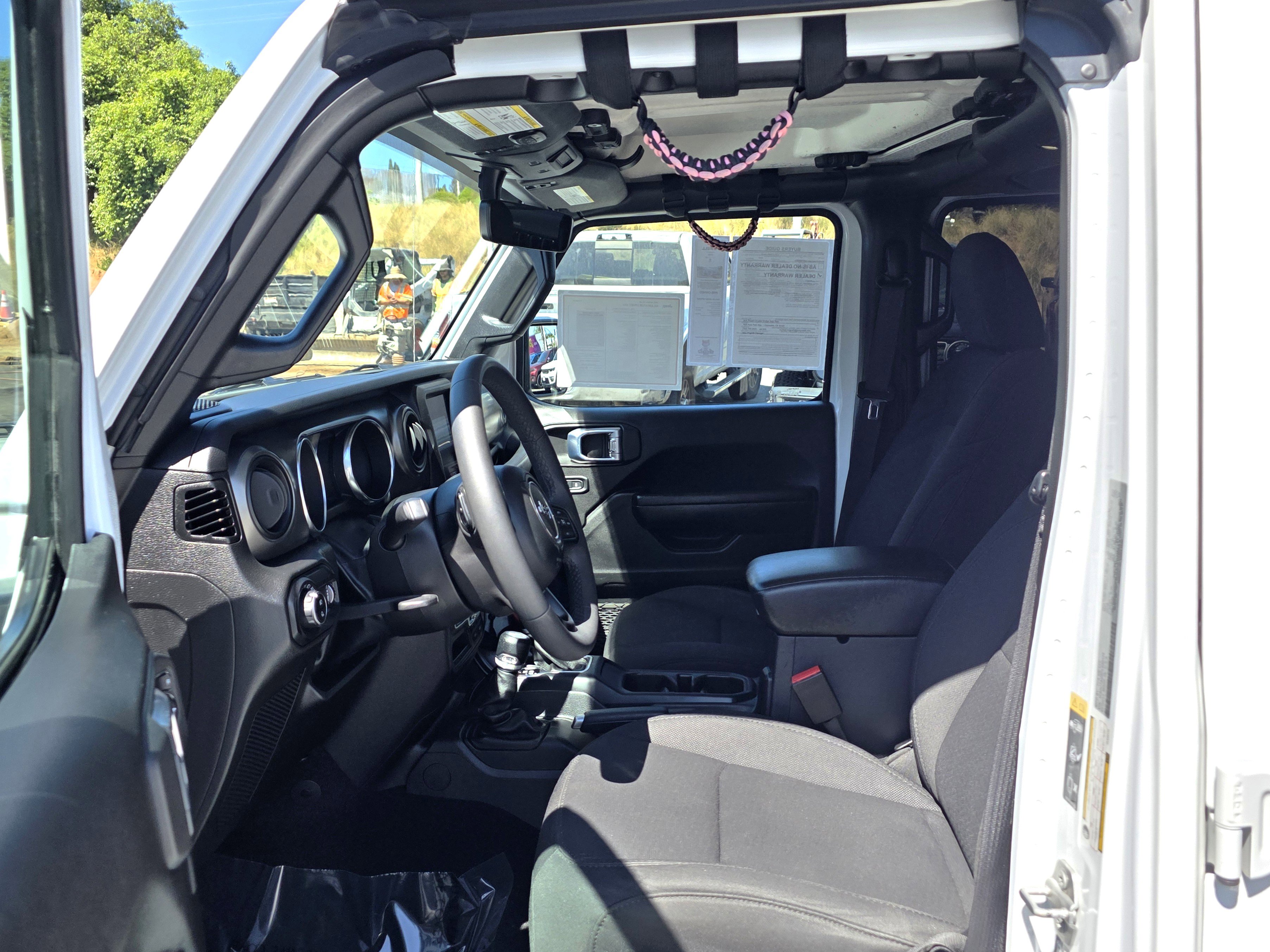 Certified 2023 Jeep Gladiator Sport AWD/4WD image 9