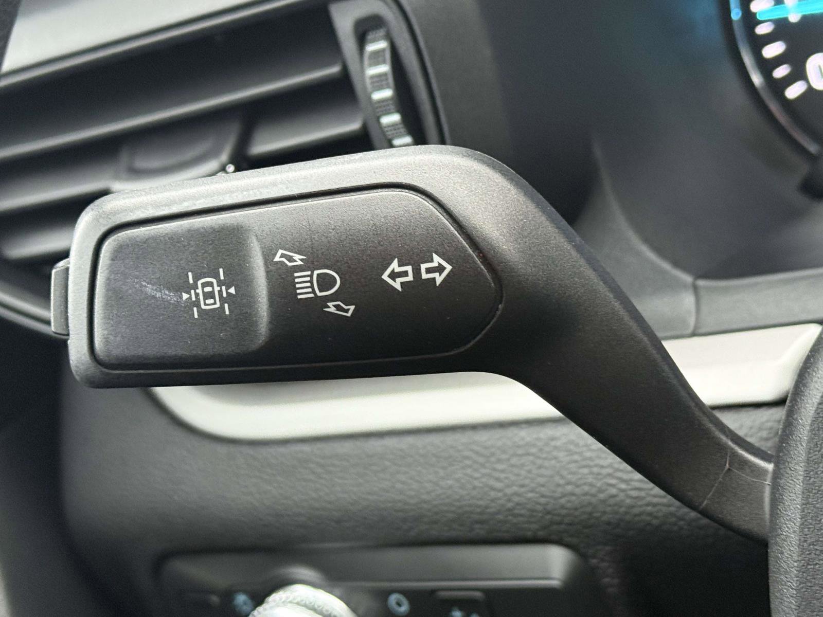 Used 2022 Ford Explorer XLT image 21