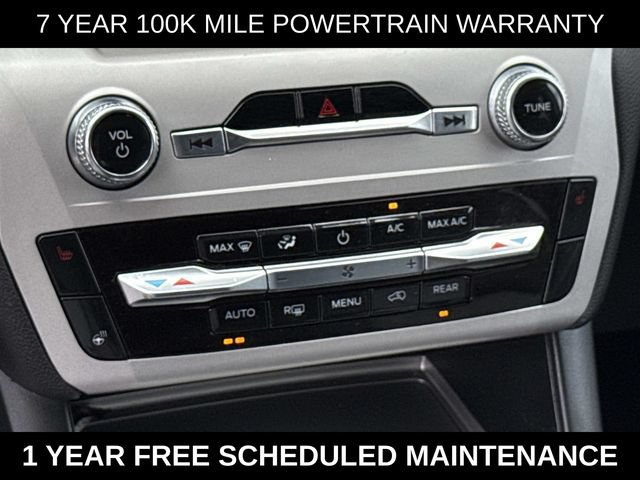 Used 2023 Ford Explorer XLT w/ Equipment Group 202A AWD/4WD image 22
